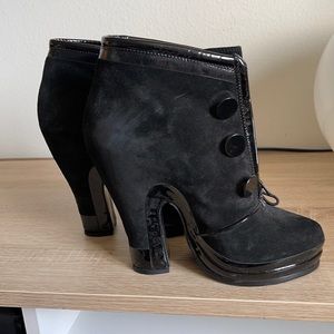 Marc Jacobs suede booties